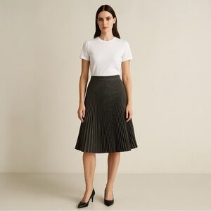 Balenciaga Paris Black Pleated Midi Skirt – Size 42 (Luxury Designer)